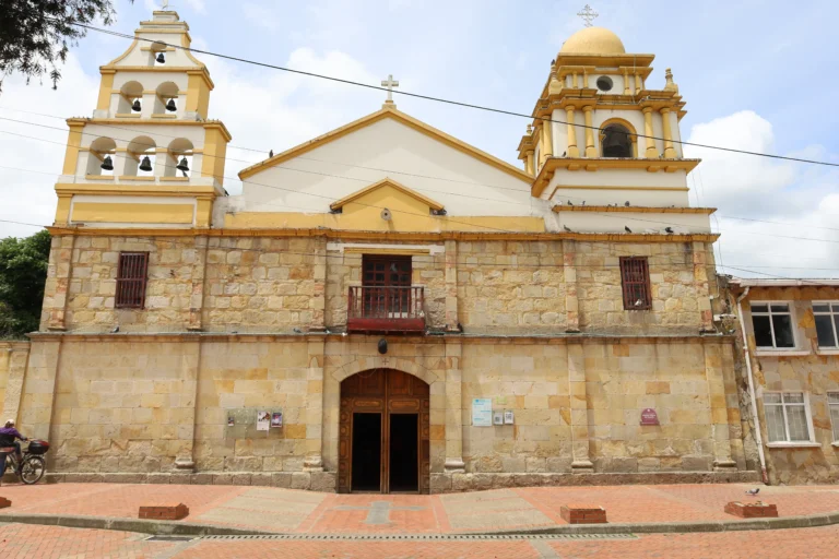 Santuario Nuestra Señora del Rosario — Vicaría Episcopal, Engativá, Bogotá